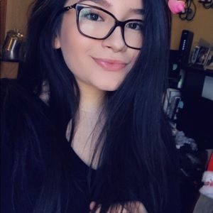 Meet your Posher, Denise